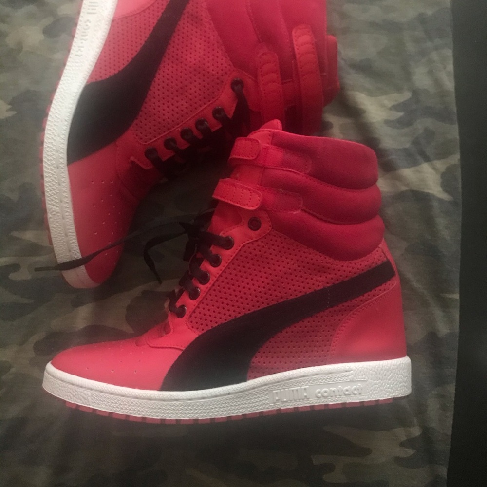 Puma Sky Wedge-size 11 Ladies